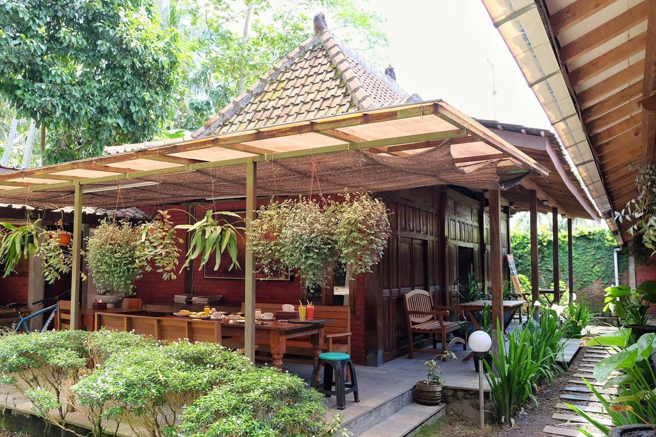 Cempaka Borobudur Guest House Магеланг Екстериор снимка